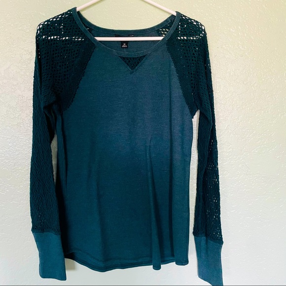 Green Long Sleeve Sweater - Picture 2 of 4